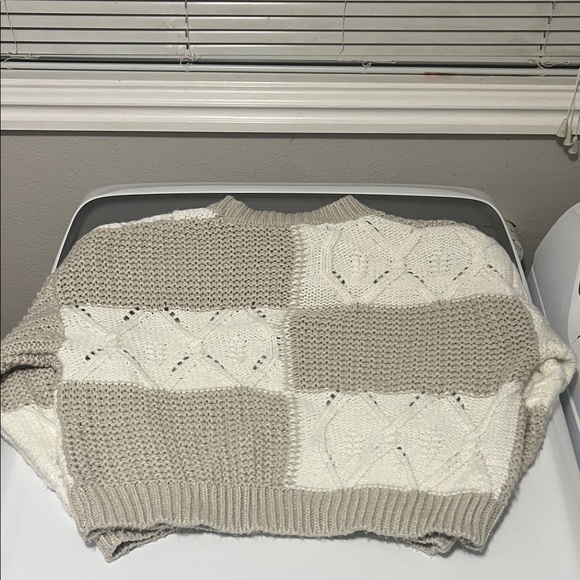 Vigoss Sian Textured Long Sleeve Sweater - Picture 4 of 6